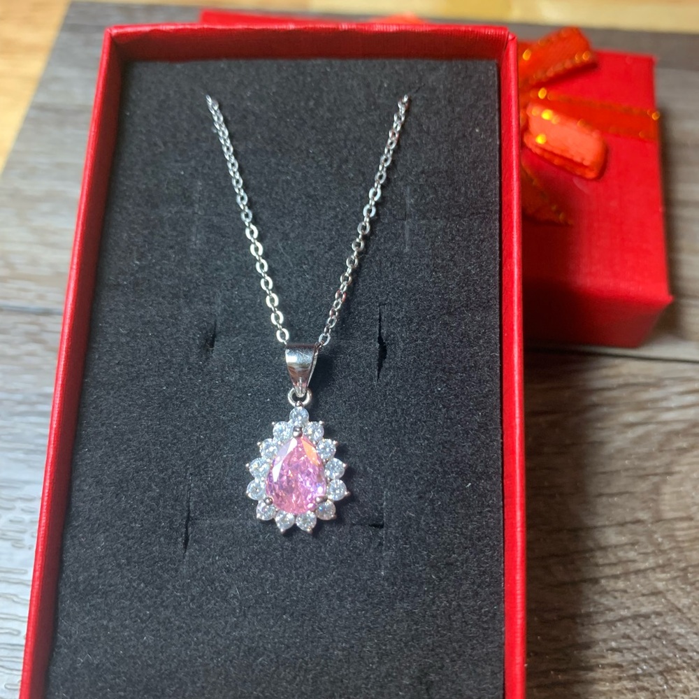 Elegant Pink Teardrop Pendant Necklace